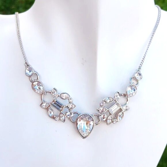 GIVENCHY COUTURE BEZEL SET CLEAR CRYSTAL NECKLACE - Picture 1 of 6
